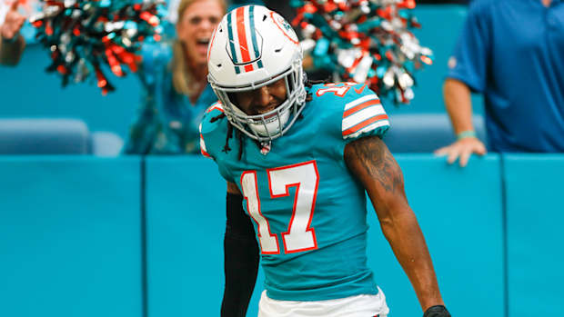 Jaylen Waddle with the Dolphins.